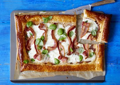 bacon and mozzarella tart