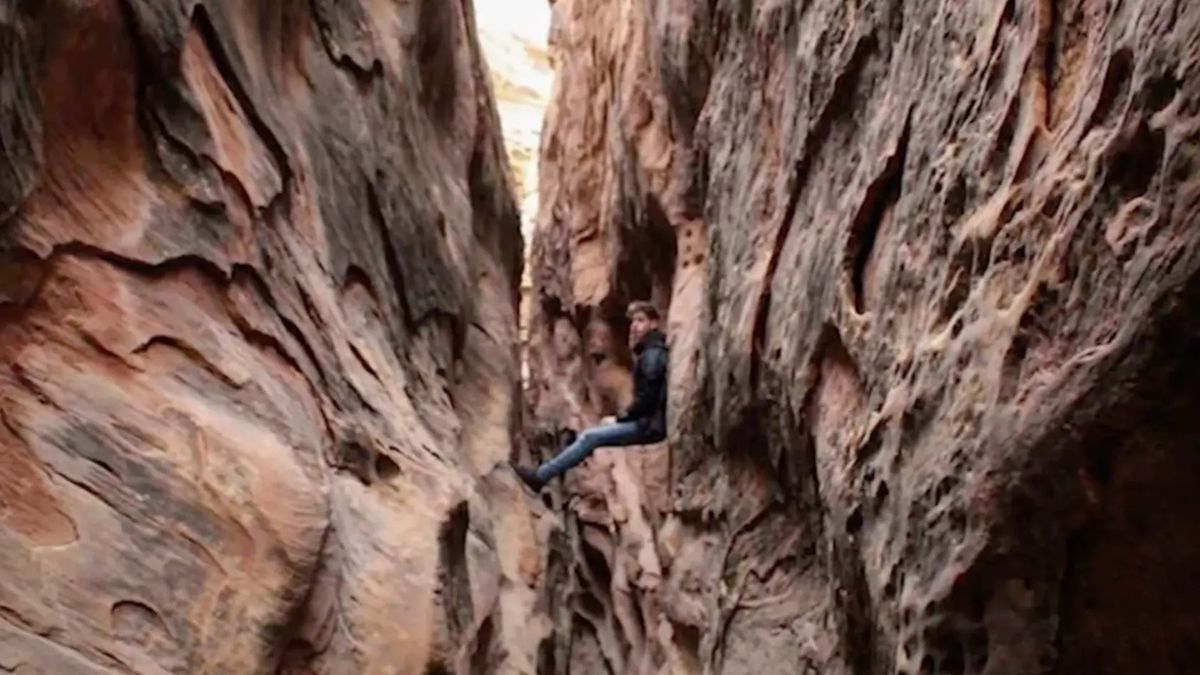 Teen falls 300ft to his death trying to get a better photo at Utah ...