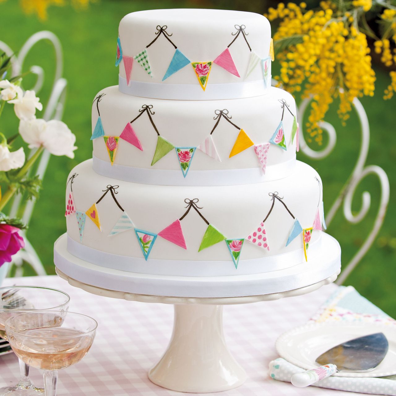 Victoria Glass&#039; bunting wedding cake photo