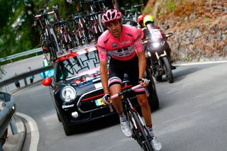 Tom Dumoulin riding solo on the Giro d'Italia's 16th stage