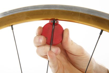 Replacing bike online spokes