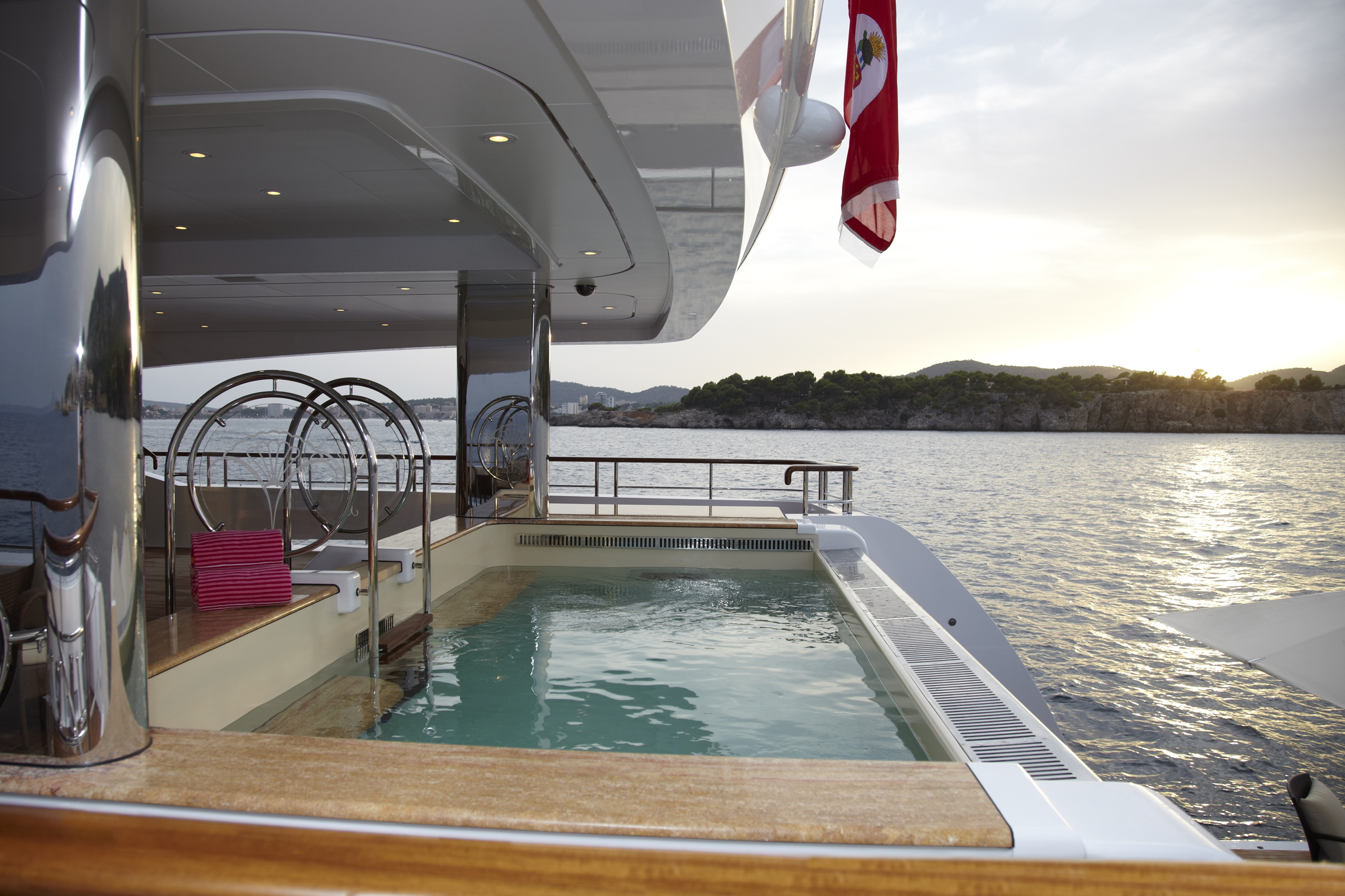 Images of the yacht Lady Christine