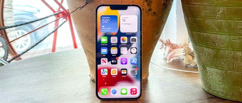 iPhone 13 Pro评论：史上最好的手机之一|汤姆指南