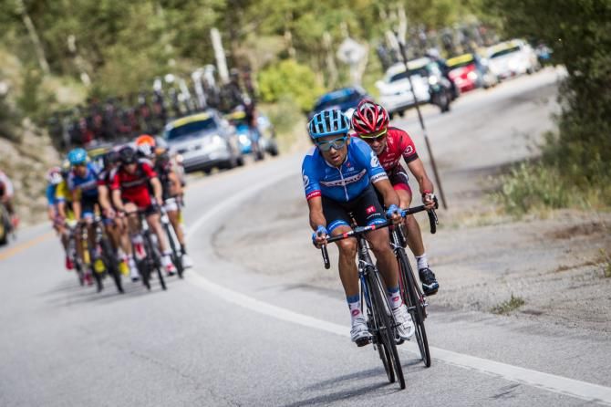 Janier Acevedo attacks and is followed by Daniel Jaramillo (Jamis)