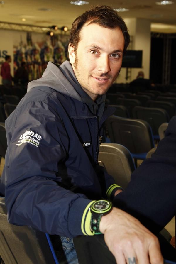Ivan Basso takes a journalist's eye view of proceedings at the 2012 Liquigas-Cannondale team launch.