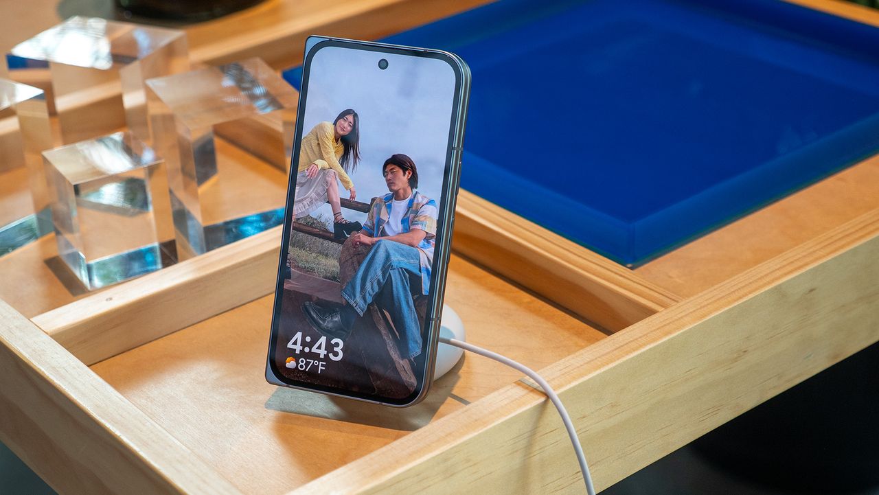 The Google Photos screensaver functionality on a Google Pixel 10 Pro Fold when docked to a Pixelsnap Charger