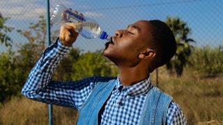 Drinking water can help to curb food cravings