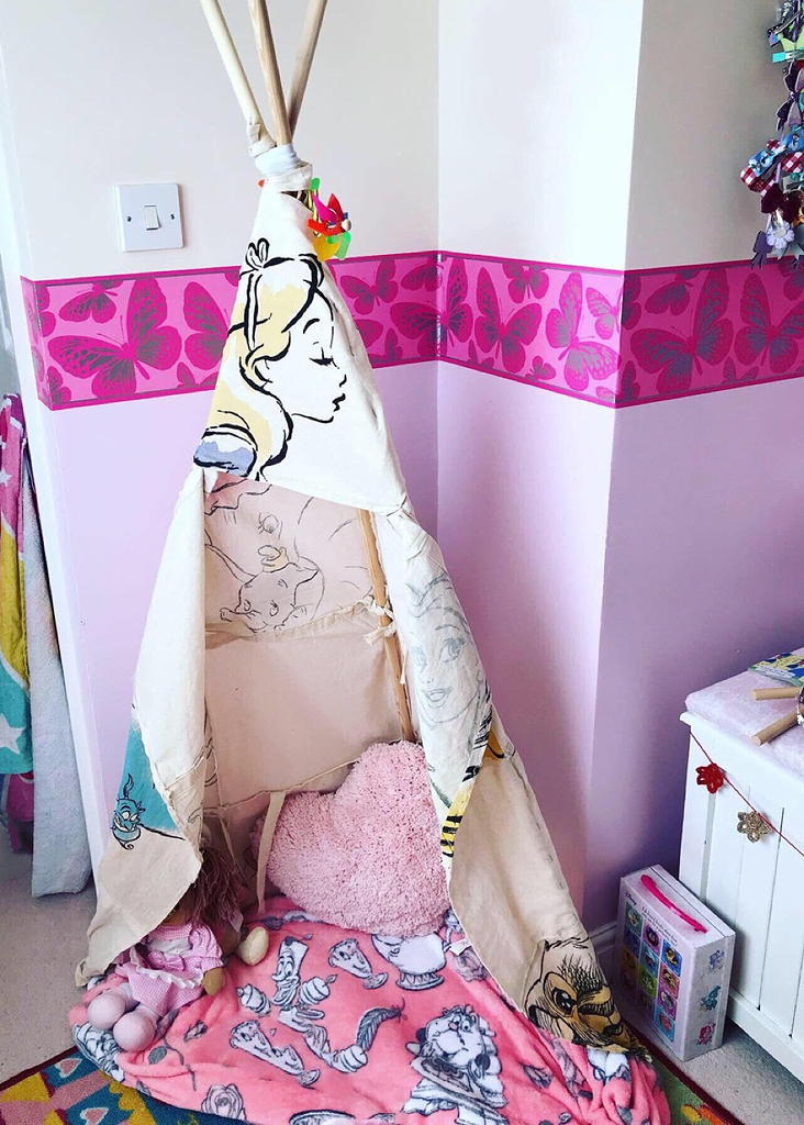 This DIY tepee made out of poundland tote bags will blow you away