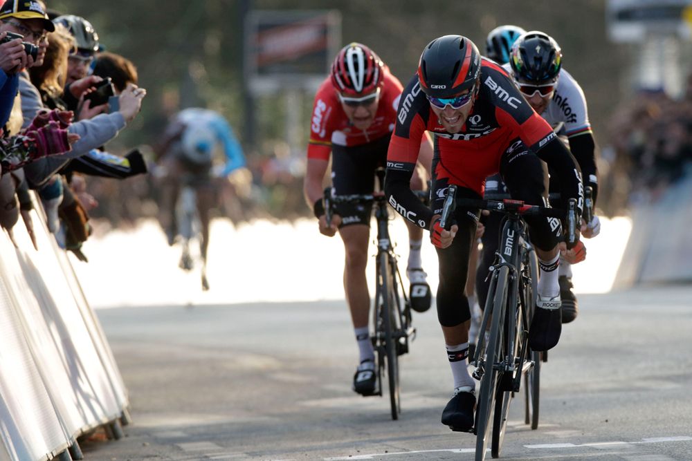 The sprint to the line in Omloop Het Nieuwsblad
