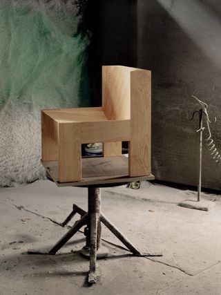 Brutalist wooden chair in pine by Max Lamb for Finnish design brand Vaarnii, featured among Rosa Bertoli's best furniture launches of 2021