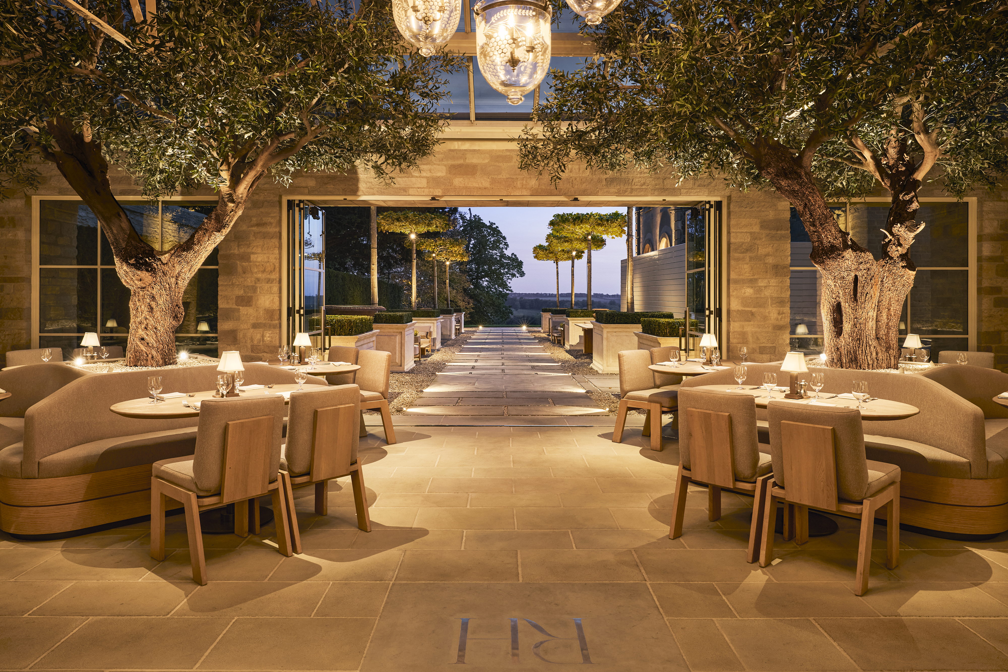 The conservatory at RH Aynhoe Park