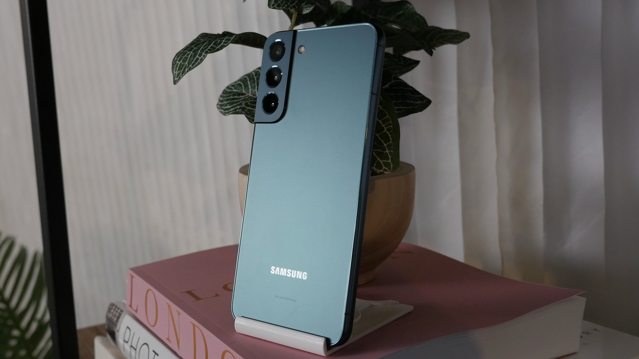 Samsung Galaxy S22 Plus Назад Зеленый