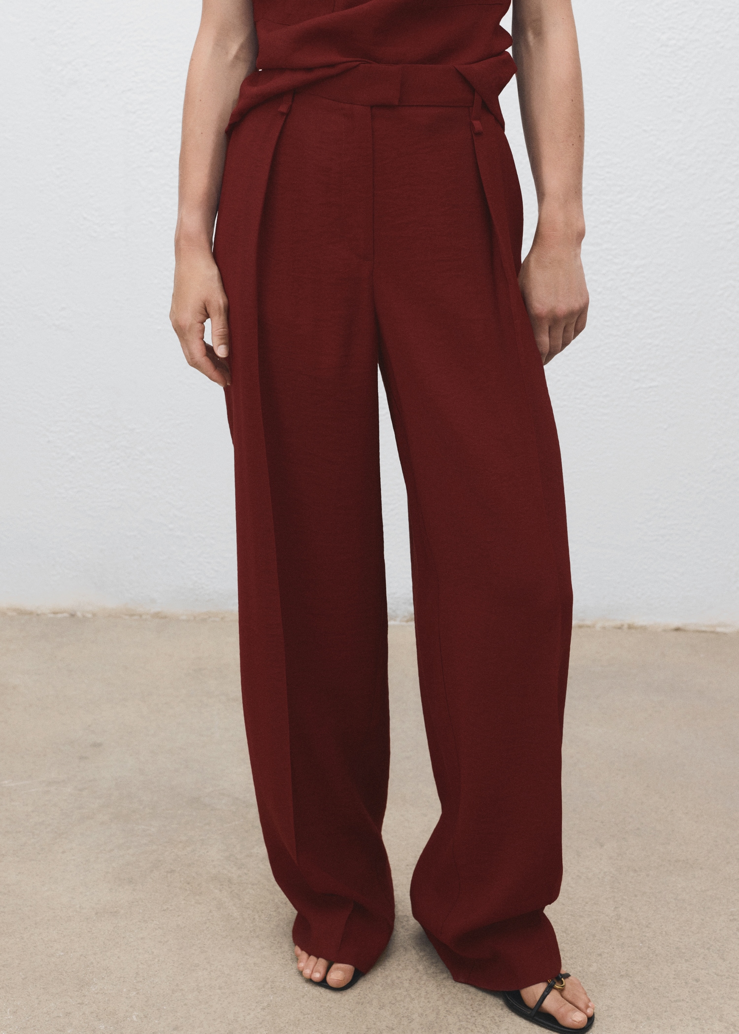 Straight-Fit Pleated Trousers - Women | Mango United Kingdom