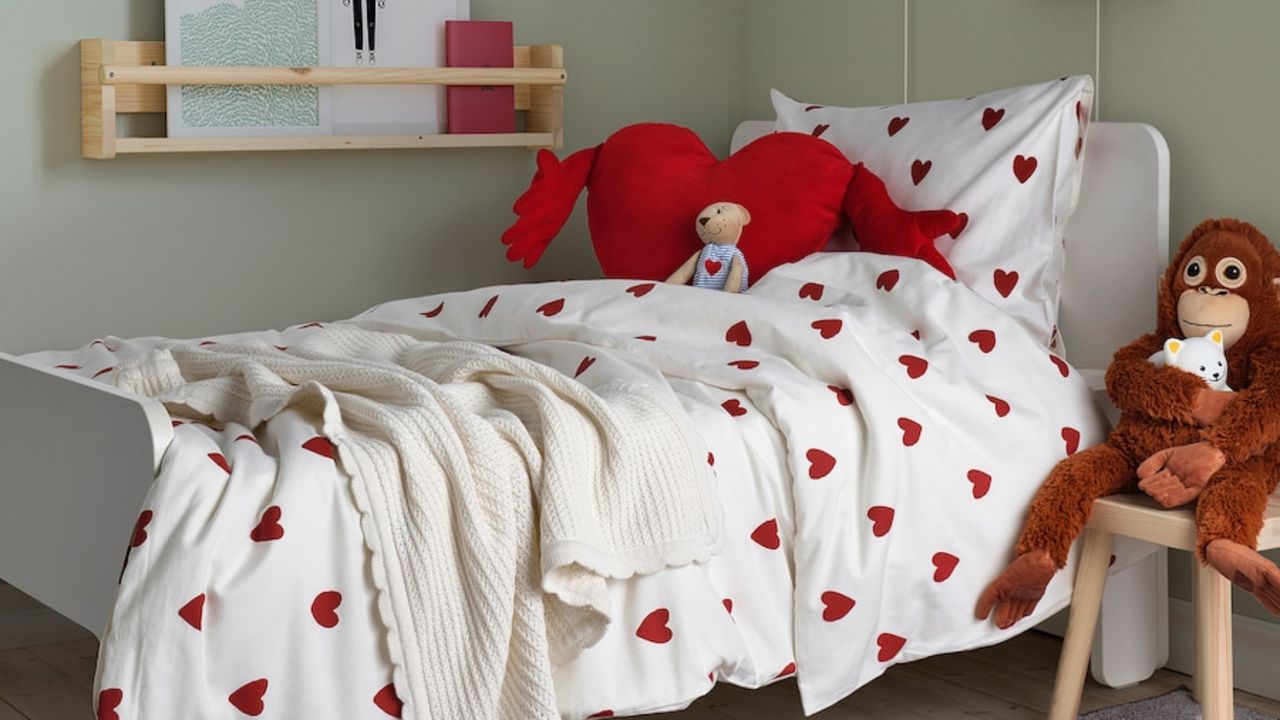 IKEA heart pattern bedding set