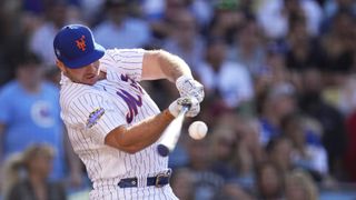 Pete Alonso batting in the MLB Home Run Derby live stream