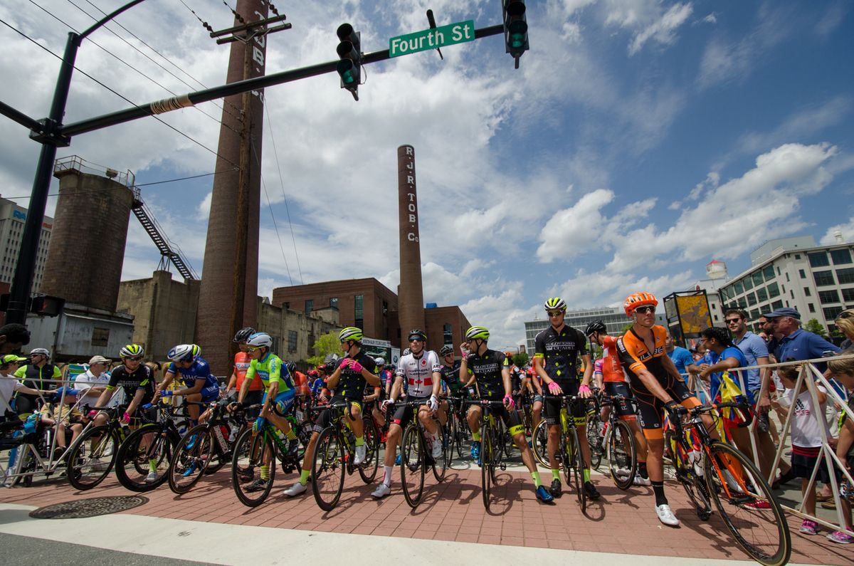 The men take to the start line