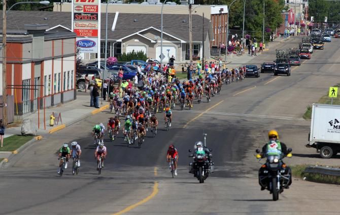 Silvan Dillier (BMC) attacks the peloton