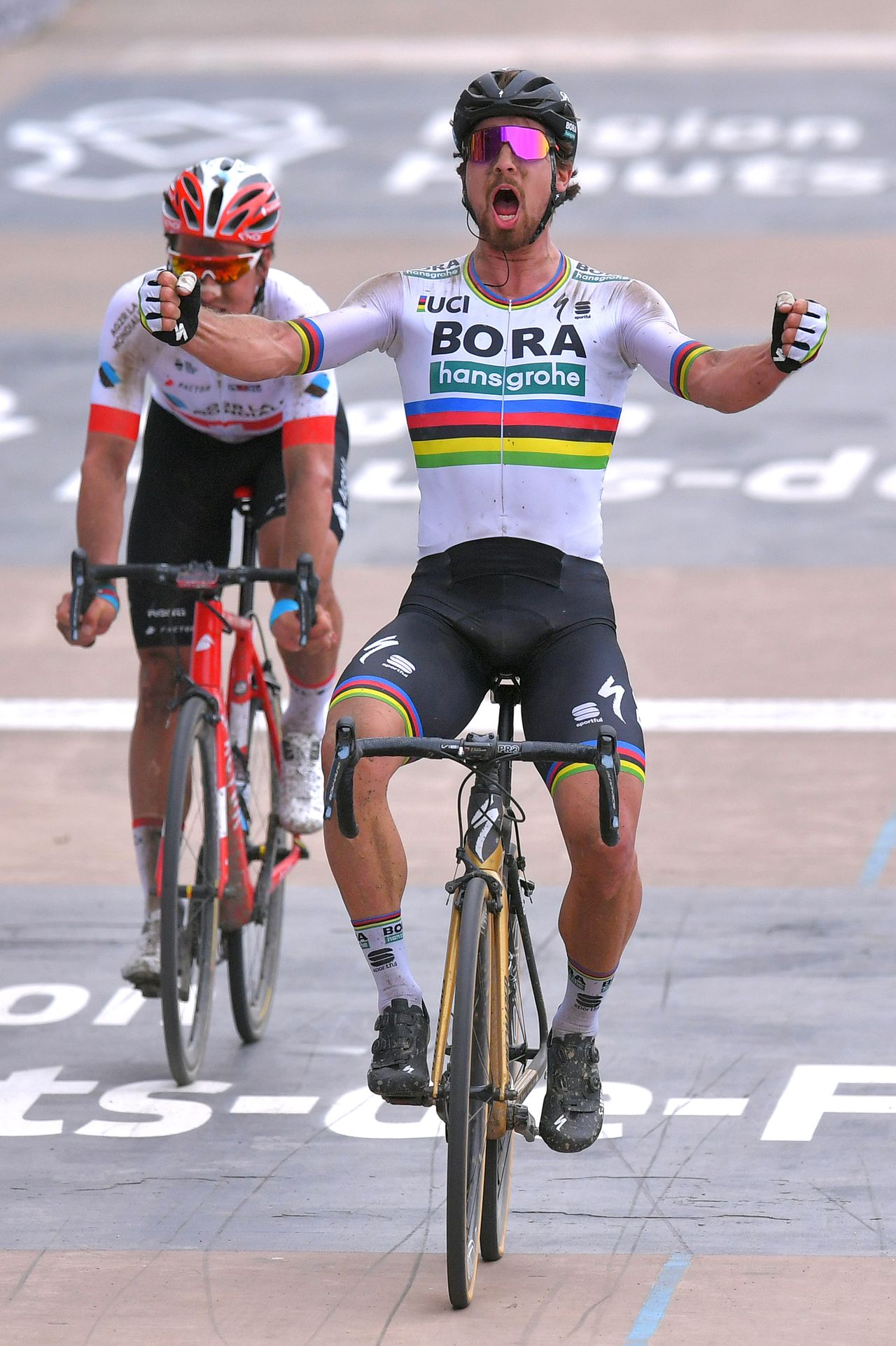 Peter Sagan racing in the rainbow jersey