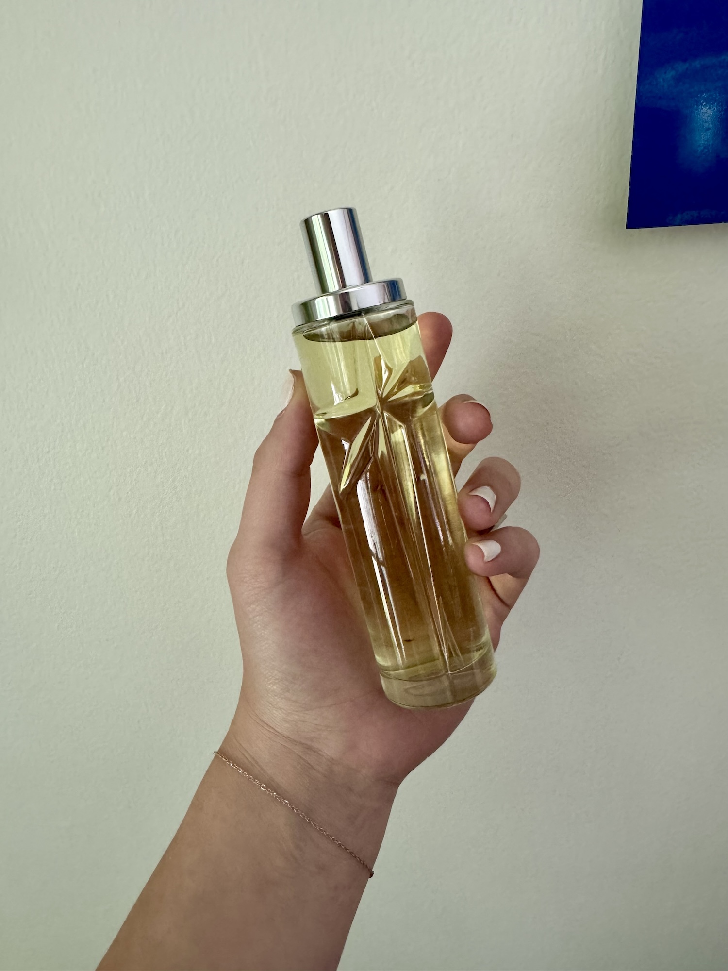 Sophia Vilensky holds her bottle of Mugler Starlicious Pistachio Praline.