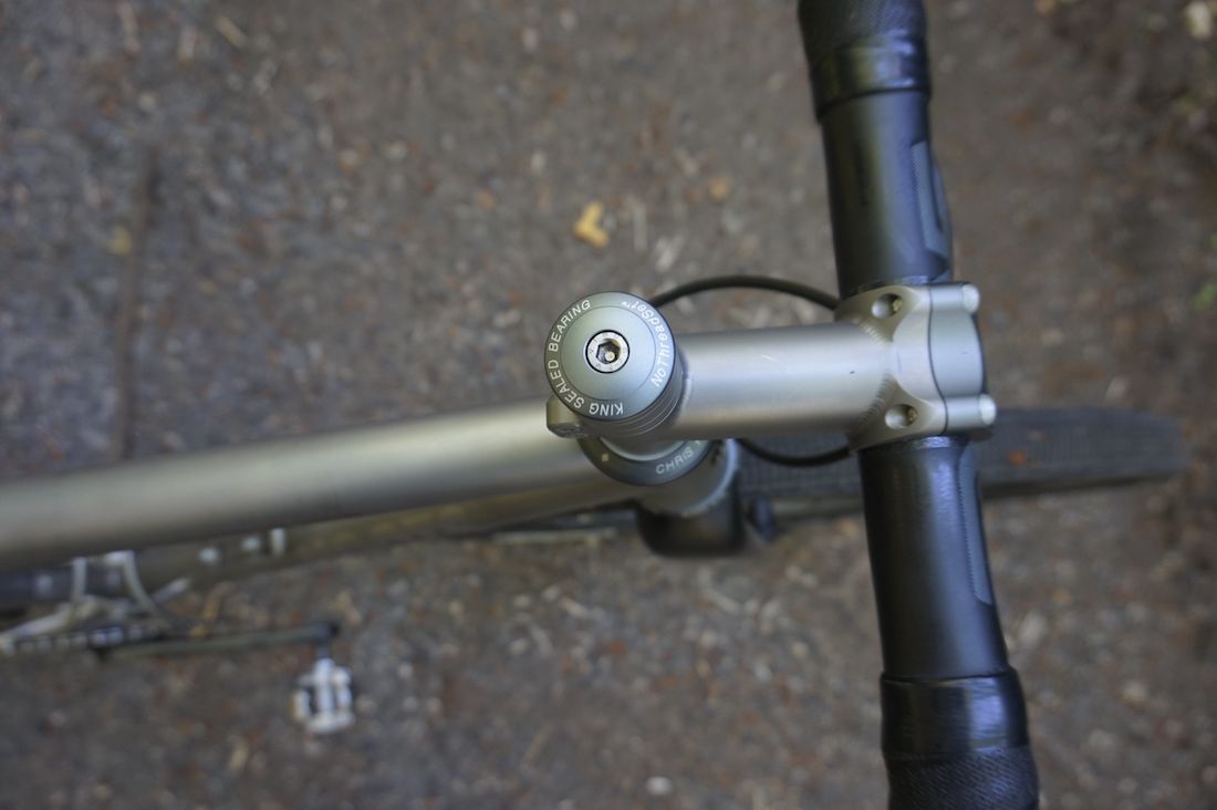 Moots Routt YBB< rear-suspension gravel bike