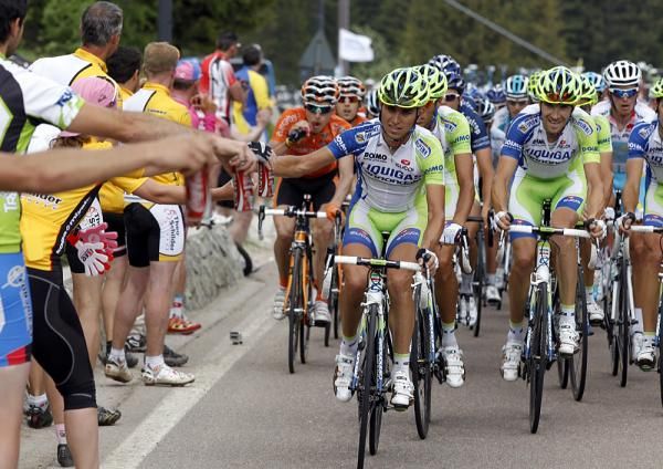 The Liquigas riders go for some sugar and caffeine