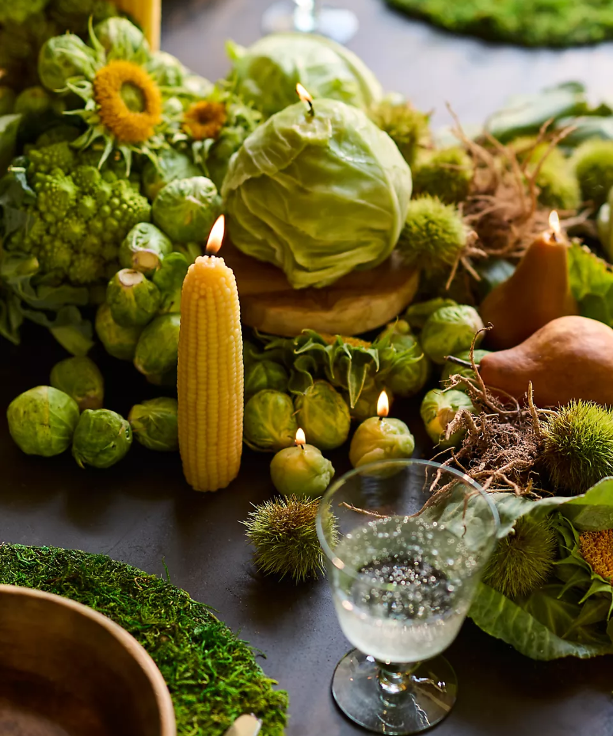 Decorative Thanksgiving table decor ideas for a chic and harvest-inspired tablescape