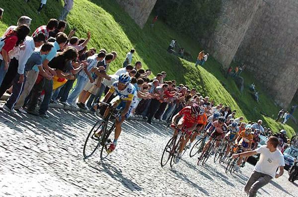 Cadel Evans (Predictor-Lotto) moved up to second overall