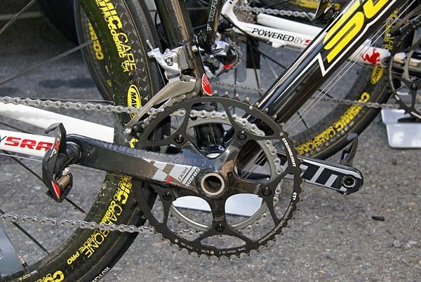 Some old habits die hard. In spite of the team's official SRAM sponsorship, some riders were still running Stronglight chainrings.