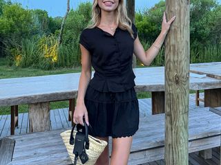 @kitkeenan hamptons outfit photo black top and skirt