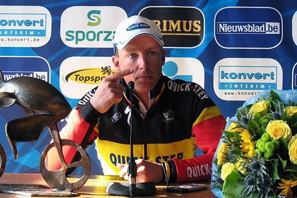 Stijn Devolder seems to say : "Bad question. Get out of here!".