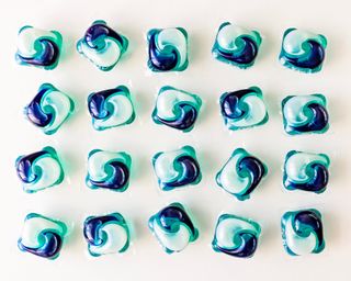 Liquid laundry detergent pods