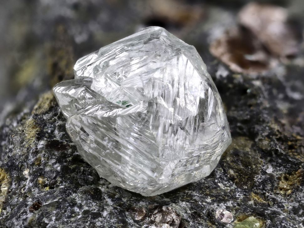 Mysterious Mineral from Earth's Mantle Discovered in South African Diamond