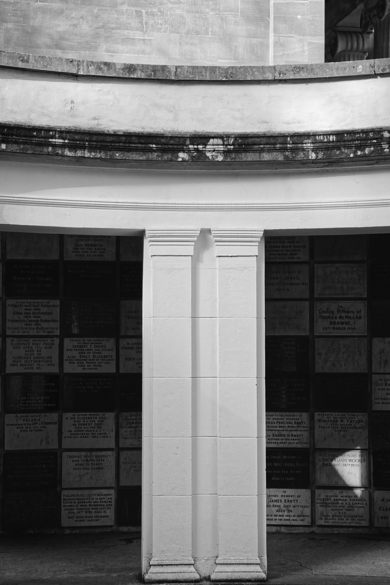 Leica Q3 Monochrom vs Leica Leitzphone comparison