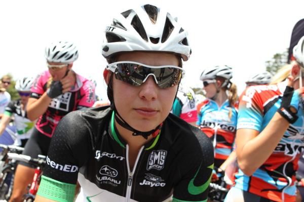 Melissa Hoskins (GreenEDGE) on the start line