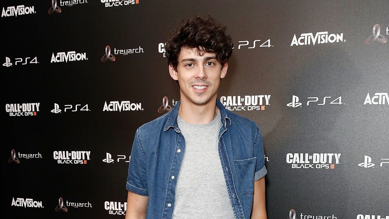 Matt Richardson on the red carpet 