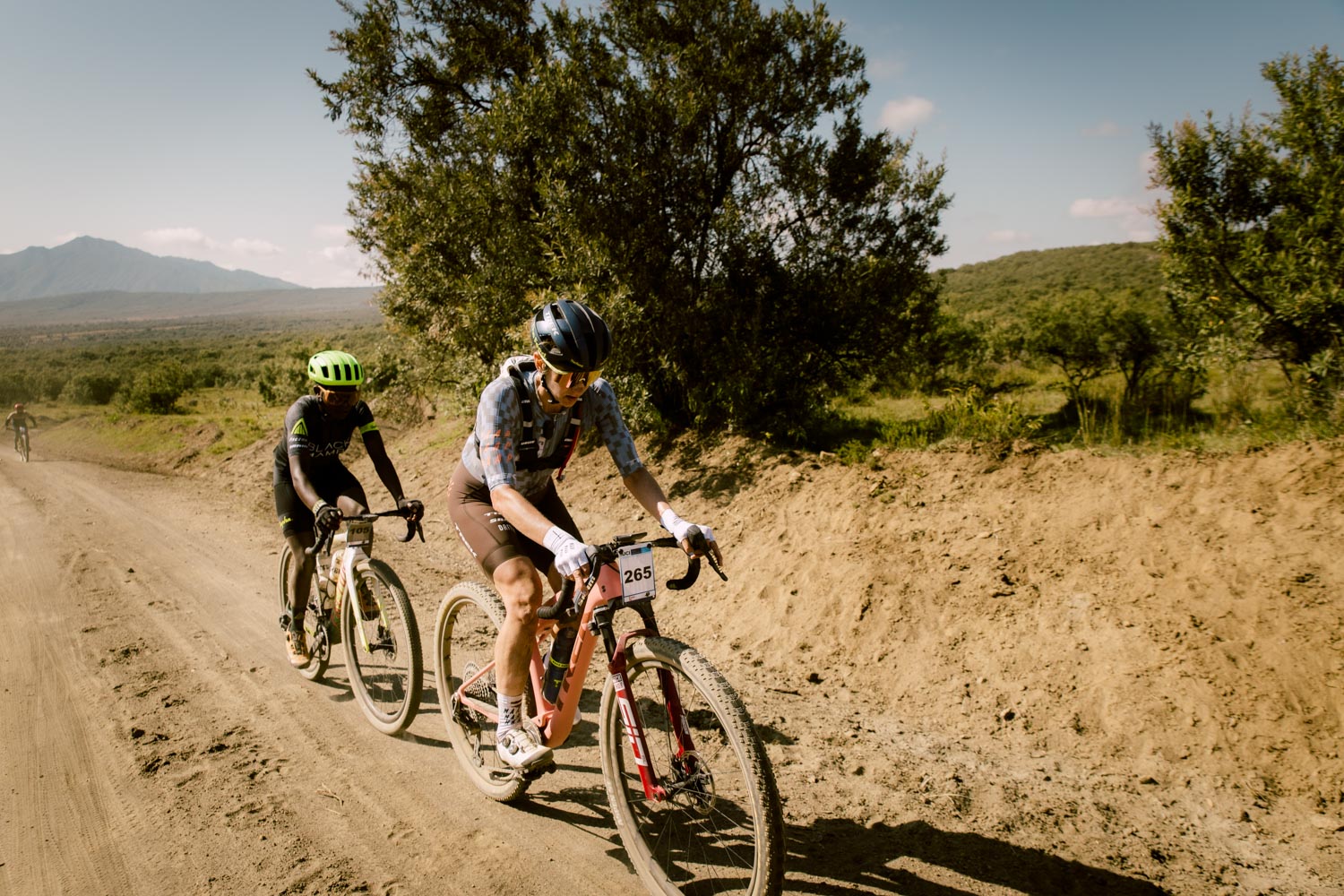 Haley Hunter Smith leads Claudette Nyirahabimana during 2025 Safari Gravel