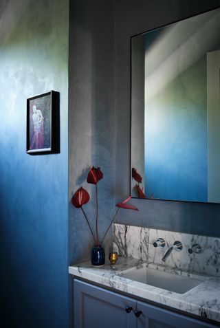ombre blue bathroom walls