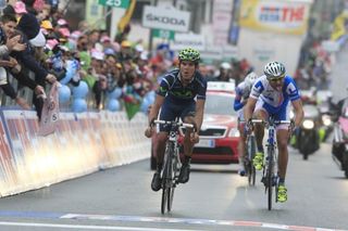 Andrey Amador Bakkazakova (Movistar Team) wins stage 14 ahead of Jan Barta (NetApp)