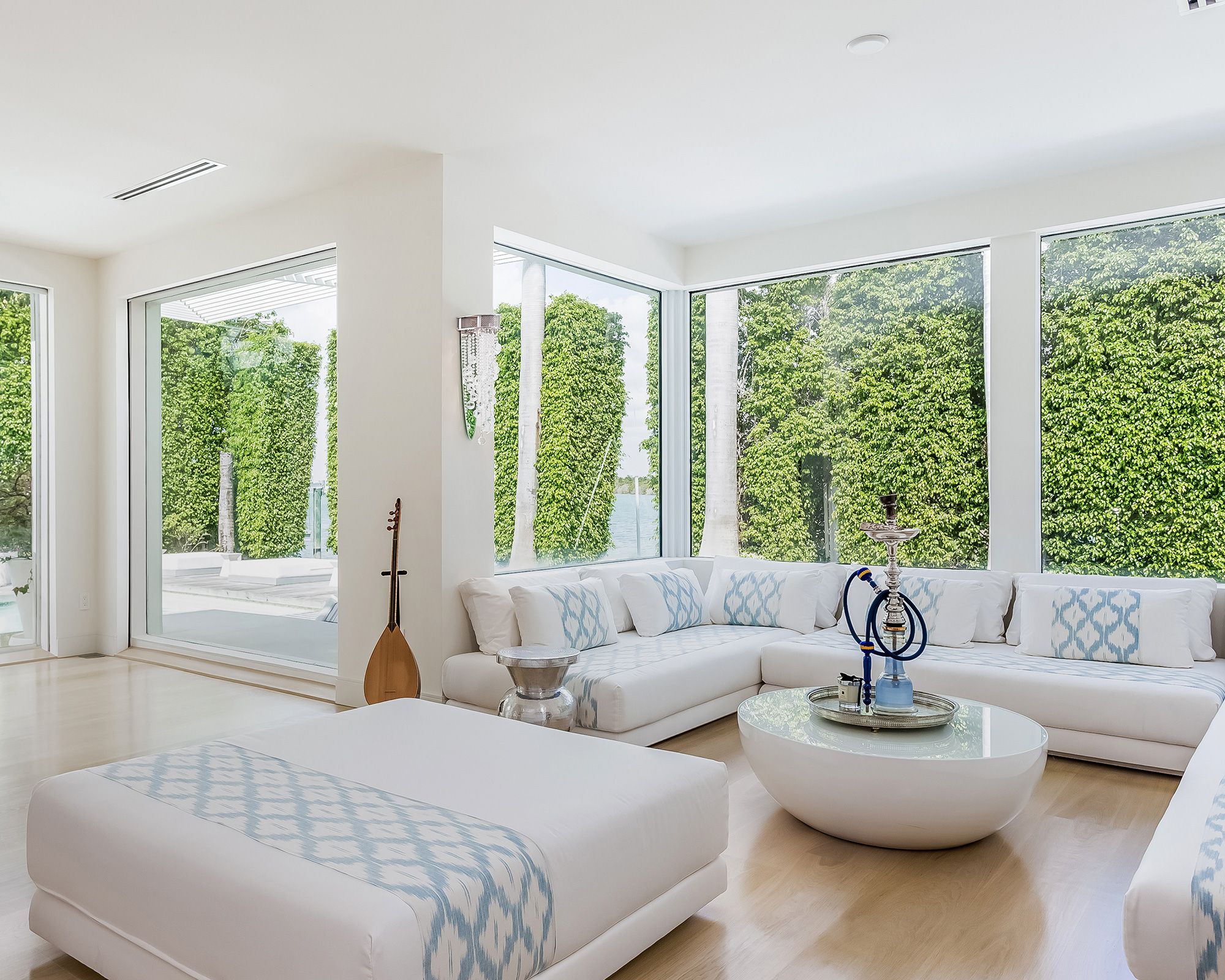 Shakira's house: the former Miami mansion is a minimalist masterpiece