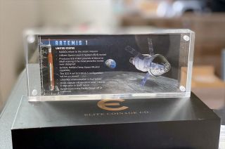 Each of the Astronauts Memorial Foundation (AMF) Artemis 1 notes comes in an acrylic holder or graded encapsulation.
