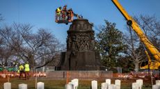 Workers remove Confederate memorial from Arlington National Cemetery in 2023
