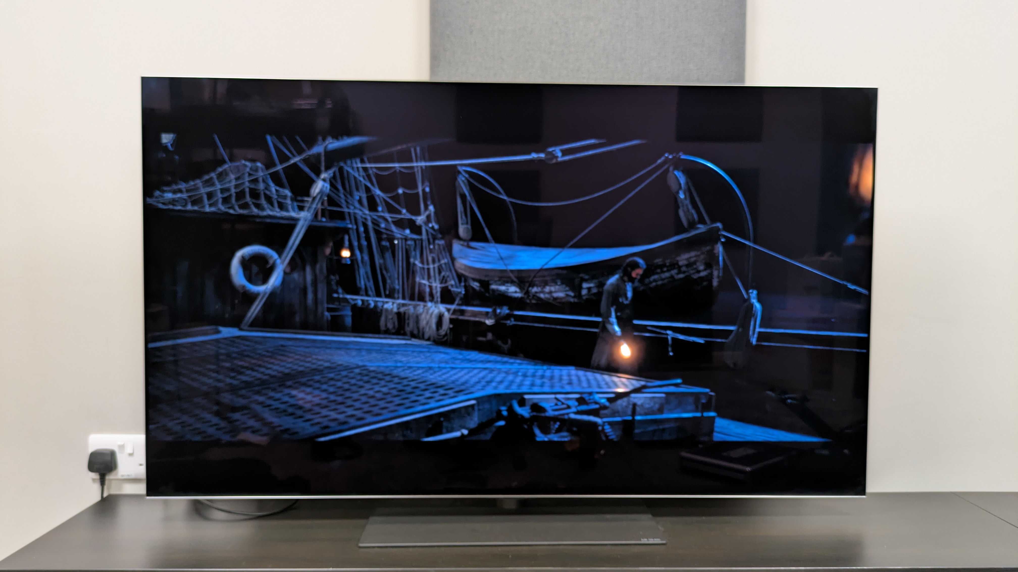 a shot of a man on deck from the last voyage of the demeter on LG G5 in dolby vision Standard mode post update