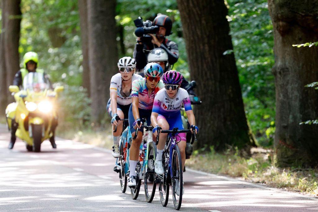 ARNHEM NETHERLANDS SEPTEMBER 04 LR Elynor Backstedt of United Kingdom and Team Trek Segafredo Soraya Paladin of Italy and Team CanyonSRAM Racing and Amanda Spratt of Australia and Team BikeExchange Jayco compete in the breakaway during the 25th Simac Ladies Tour 2022 Stage 6 a 1503km stage from Arnhem to Arnhem SLT2022 UCIWWT on September 04 2022 in Arnhem Netherlands Photo by Bas CzerwinskiGetty Images