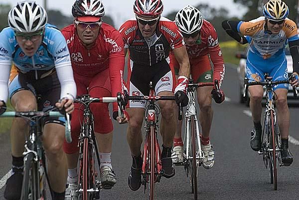 A break of five riders escaped the peloton in the early kilometres of stage three.