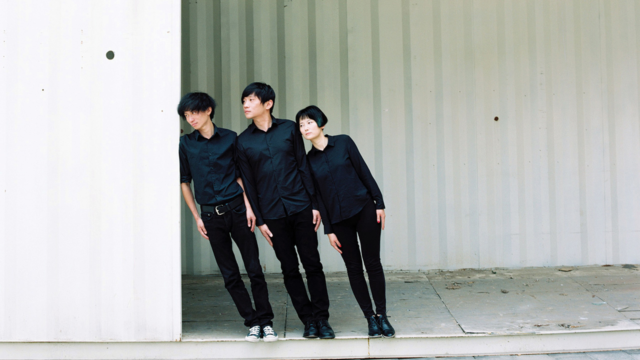 a Re-Tros press shot