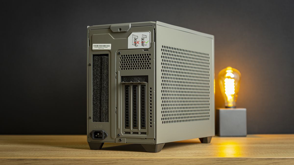 Cooler Master NR200P Max