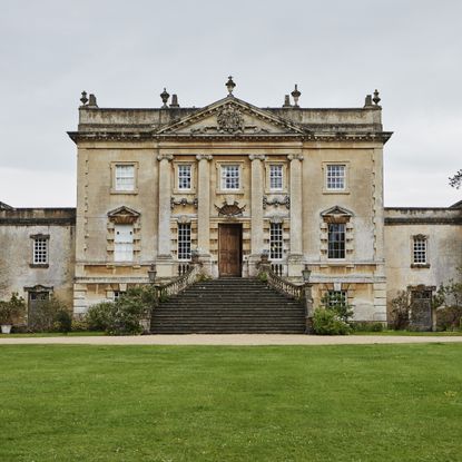 Tour this English 18th century mansion in Gloucestershire | Homes & Gardens