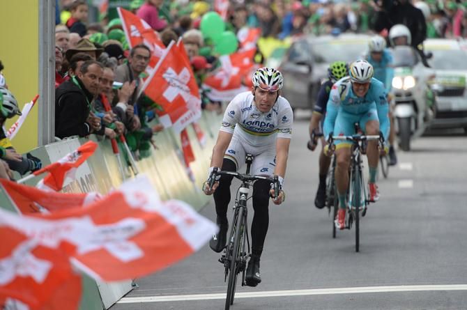 Rui Costa (Lampre-Merida) takes the sprint for third