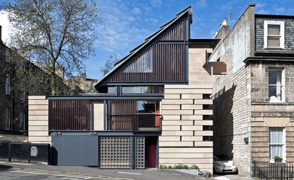 Murphy House in Edinburgh has scooped the RIBA House of the Year 2016. 