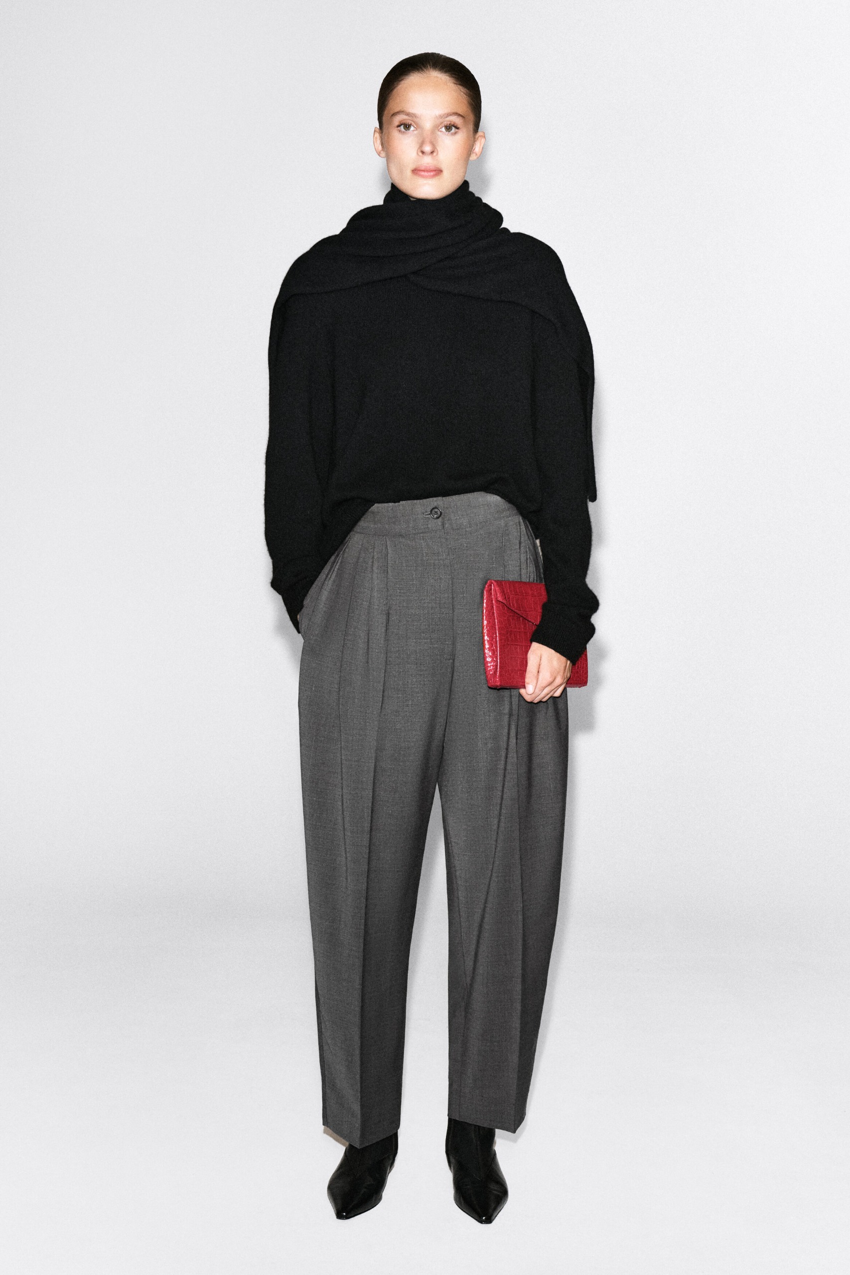 Pleated Wool-Blend Tapered Trousers